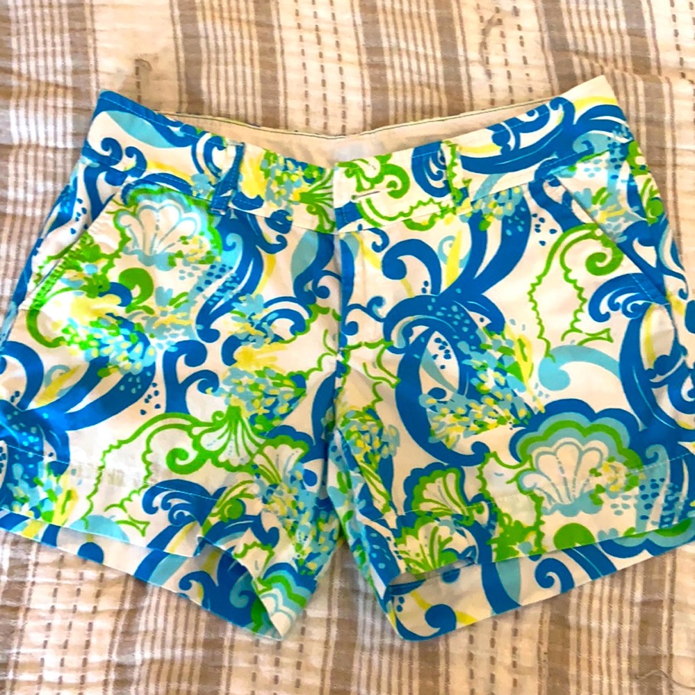Size 4 Lilly Pulitzer Callahan shorts!
